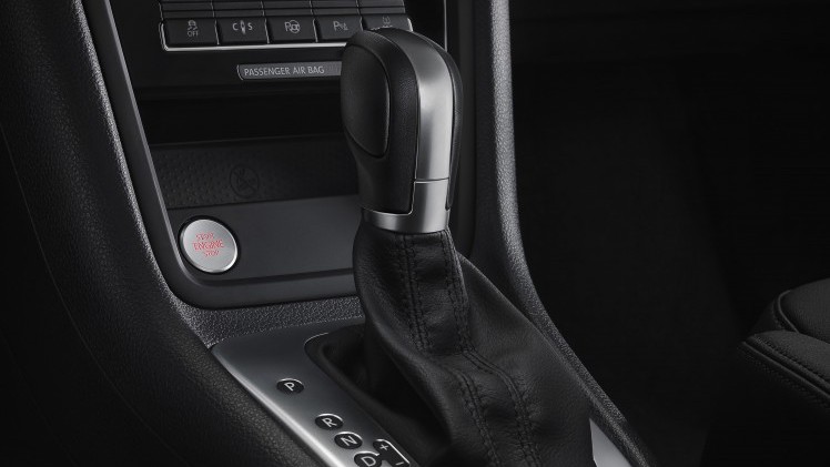 Facelift voor Seat Alhambra. De opfriskuur bestaat uit nieuwe uitrustingsmogelijkheden, LED-achterlichten, een verse grille en zuinigere motoren.