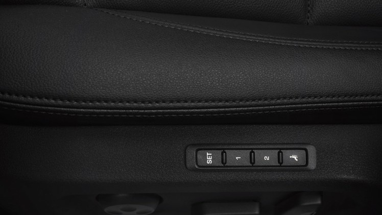Facelift voor Seat Alhambra. De opfriskuur bestaat uit nieuwe uitrustingsmogelijkheden, LED-achterlichten, een verse grille en zuinigere motoren.