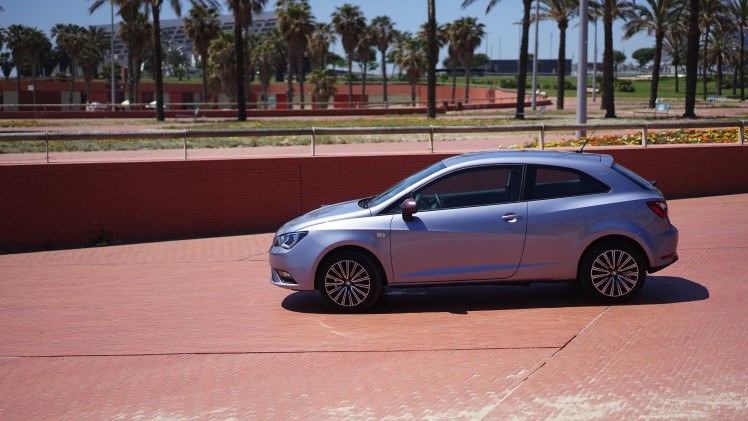 Van zijn uiterlijke wijzigingen moet de vernieuwde Seat Ibiza het niet hebben. Alleen een getraind oog ziet de verschillen. Stap je in, is het echter een compleet ander verhaal. Autotest!
