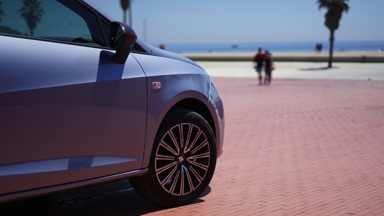 Van zijn uiterlijke wijzigingen moet de vernieuwde Seat Ibiza het niet hebben. Alleen een getraind oog ziet de verschillen. Stap je in, is het echter een compleet ander verhaal. Autotest!