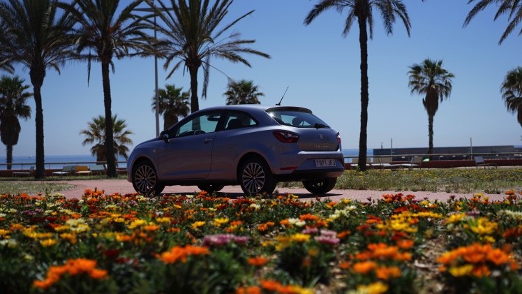 Van zijn uiterlijke wijzigingen moet de vernieuwde Seat Ibiza het niet hebben. Alleen een getraind oog ziet de verschillen. Stap je in, is het echter een compleet ander verhaal. Autotest!