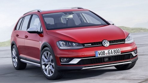 Volkswagen presenteert in Parijs een stoere versie van de Golf Variant. De Golf Alltrack is het neefje van de Seat Leon X-Perience en de Skoda Octavia Scout.