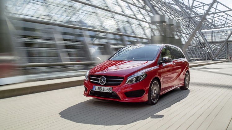 Prijzen en uitvoering Mercedes B-Klasse als B160, de nieuwe instapper met 102 pk turbomotor, in navolging van de A-Klasse.
