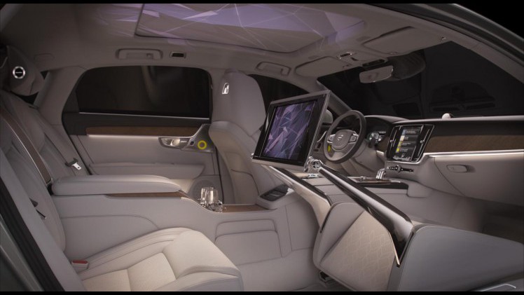 Volvo laat in Beijing een speciale uitvoering zien van de S90. Deze Ambience is voorzien van alle denkbare luxe plus een projectie op het plafond met bijbehorende geluiden.