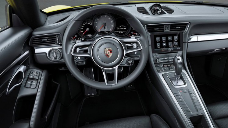 Porsche introduceert een modeljaarupdate voor alle modellen, met nieuwe kleuren en meer connectiviteit. Het belangrijkste nieuws? De 911 S-modellen hebben optioneel 30 pk meer.