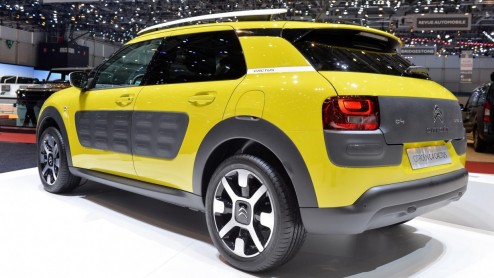 Citron heeft een prijskaartje gehangen aan de eigenzinnige C4 Cactus. De Cactus komt beschikbaar met keuze uit twee benzine- of twee dieselmotoren, waarvan de BlueHDi 100 in aanmerking komt voor 14%