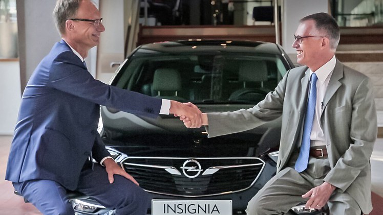 De overname van Opel door PSA is definitief. Het management werkt de komende 100 dagen aan een plan hoe Opel in een paar jaar tijd weer winstgevend te maken.