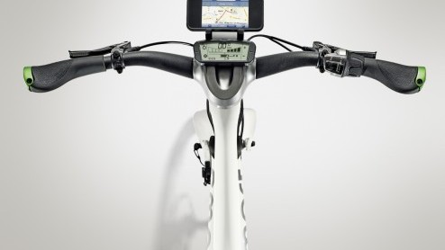 Smart fortwo electric drive tijdelijk met gratis smart e-bike geleverd.