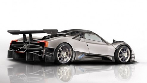 Pagani vond het tijd om een nog extremere versie van de Zonda op de markt te brengen. Meer is het woord wat voor alles bij de Zonda R gebruikt kan worden.