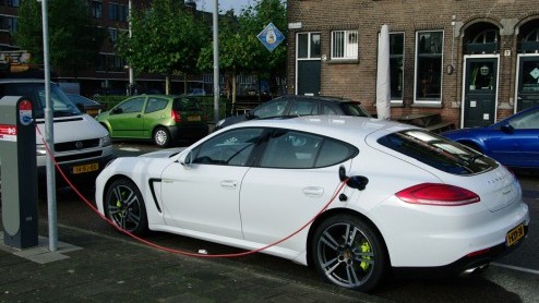 Test Porsche Panamera S E-Hybrid, plug-in hybride van Porsche die zijn 14% bijtelling verdient.
