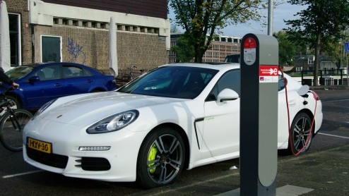 Test Porsche Panamera S E-Hybrid, plug-in hybride van Porsche die zijn 14% bijtelling verdient.