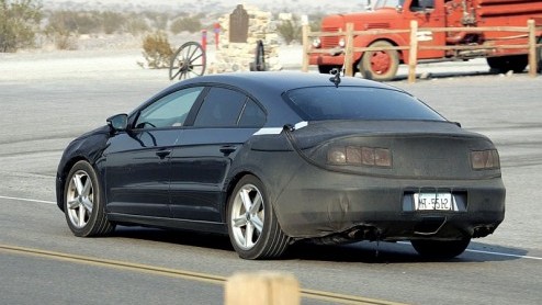 De Volkswagen Passat Coup is zo goed als af. Dat hij nog gecamoufleerd rondrijdt is eigenlijk een schande, want deze vierdeurs coup zal zeker een succes worden en de markt vraagt erom! Audi wrijft n