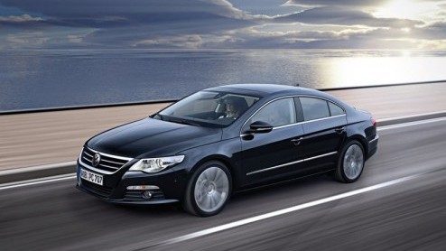Op zoek naar nog meer glans voor de Passat CC van Volkswagen? Geen probleem, de Individual-afdeling heeft weer zijn best gedaan. De vierdeurscoupe beschikt over exclusieve lak, antraciet lichtmetaal e