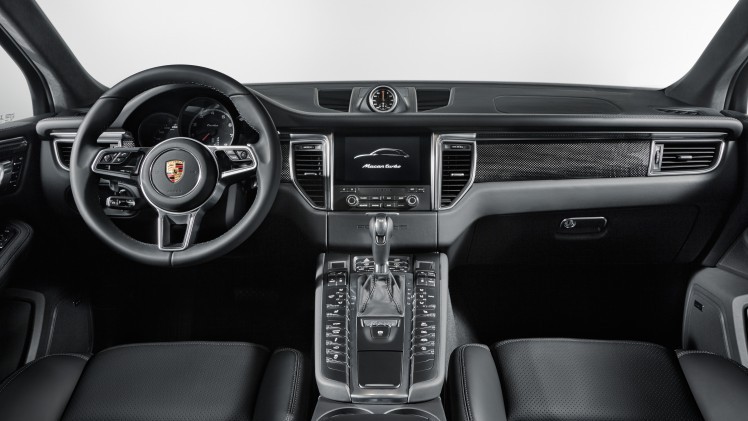 De Porsche Macan Turbo is er nu ook met Performance Package met Sport Chrono-pakket. Een Macan Turbo S komt voorlopig niet.