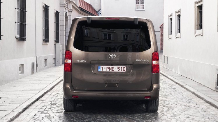 Toyota introduceert de ProAce Shuttle, ProAce Verso in Compact, Medium, Long en Executive-uitvoering.