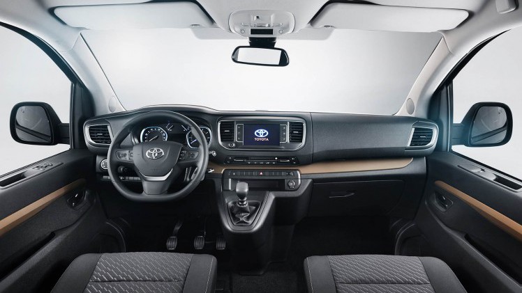 Toyota introduceert de ProAce Shuttle, ProAce Verso in Compact, Medium, Long en Executive-uitvoering.