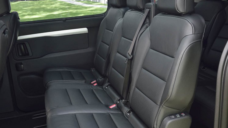 Toyota introduceert de ProAce Shuttle, ProAce Verso in Compact, Medium, Long en Executive-uitvoering.
