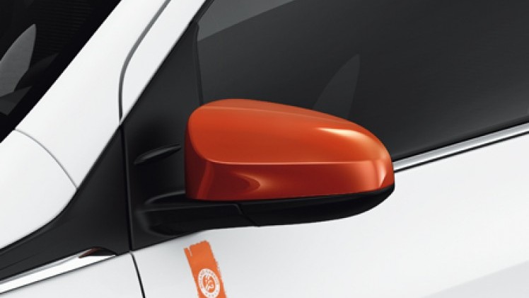 Peugeot viert partnership Roland Garros met de 108 Top! Roland Garros, die luchtig, luxe en sportief is uitgevoerd.