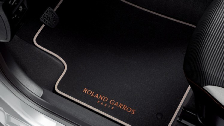 Peugeot viert partnership Roland Garros met de 108 Top! Roland Garros, die luchtig, luxe en sportief is uitgevoerd.
