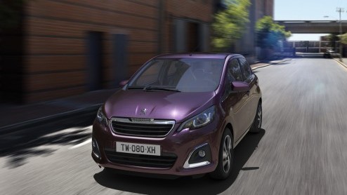 Peugeot 108 rijtest, de opvolger van de 107 is iets groter en volwassener geworden. De prijzen liggen ook hoger.