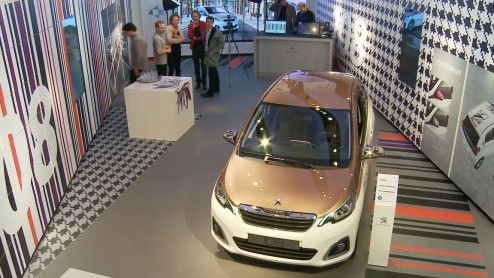 De Peugeot 108 arriveert officieel pas op 19 juni bij de dealer, maar kan deze week al aan de Kalverstraat in Amsterdam live bewonderd worden in een tijdelijke pop-up store.
