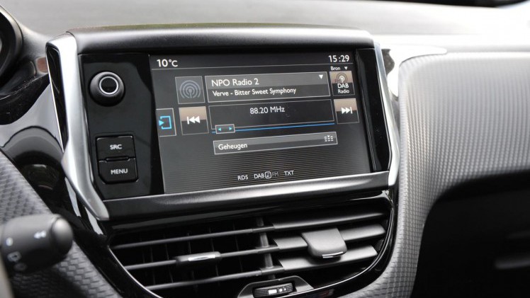 Peugeot voorzag de 2008 vorig jaar van een facelift en weet het model daarmee actueel en concurrerend te houden.