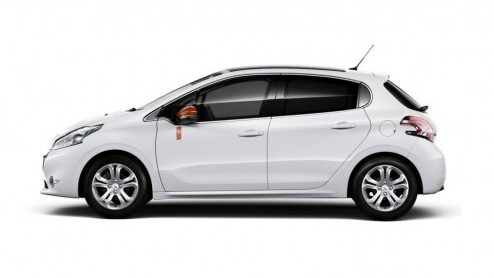 Peugeot 208 Roland Garros is speciaal uitgevoerd met oranje details.