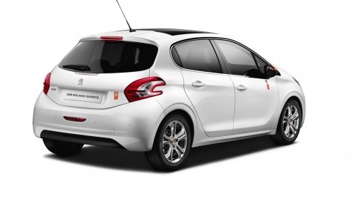 Peugeot 208 Roland Garros is speciaal uitgevoerd met oranje details.