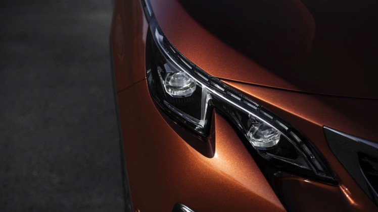 Autotest van de nieuwe Peugeot 3008. Peugeot transformeert de crossover tot een SUV. AutoVandaag rijdt met de 3008 THP 130 en 3008 BlueHDi 120.