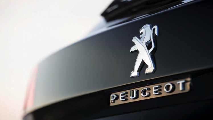 Autotest van de nieuwe Peugeot 3008. Peugeot transformeert de crossover tot een SUV. AutoVandaag rijdt met de 3008 THP 130 en 3008 BlueHDi 120.