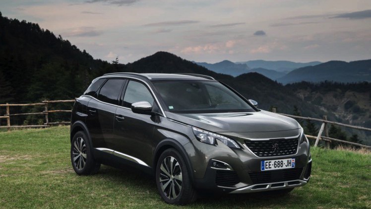 Autotest van de nieuwe Peugeot 3008. Peugeot transformeert de crossover tot een SUV. AutoVandaag rijdt met de 3008 THP 130 en 3008 BlueHDi 120.