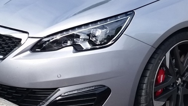 Peugeot 308 GTi in het wild gesignaleerd voorafgaand aan de introductie op Goodwood Festival of Speed.