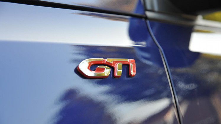 Peugeot neemt in de facelift van de 308 natuurlijk ook de sportieve GTi mee. AutoVandaag maakte opnieuw kennis met deze versie.