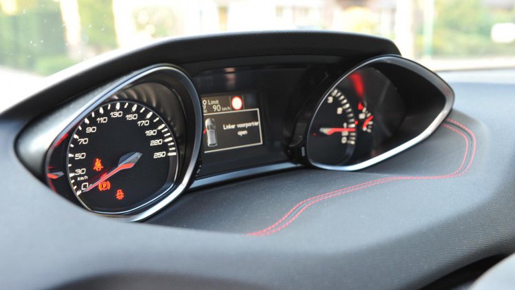 Peugeot neemt in de facelift van de 308 natuurlijk ook de sportieve GTi mee. AutoVandaag maakte opnieuw kennis met deze versie.