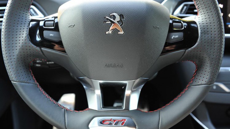 Peugeot neemt in de facelift van de 308 natuurlijk ook de sportieve GTi mee. AutoVandaag maakte opnieuw kennis met deze versie.