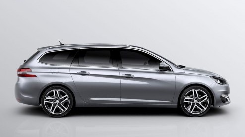 Peugeot brengt de eerste fotos naar buiten van de 308 SW. Eerder al maakte de fabrikant de prijzen bekend en liet weten dat er een versie komt met 14% bijtelling.