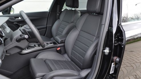 Autotest Peugeot 508 2.0 BlueHDI 180. De Peugeot 508 is een graag geziene gast onder leaserijdend Nederland. De nieuwe 2.0 liter BlueHDI-dieselmotoren, 150 of 180 pk sterk, zijn ook overwegen waard.