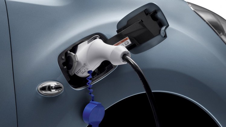 Peugeot presenteert een nieuwe versie van de Partner en wel een volledig elektrische. De elektrische versie is gebaseerd op de Partner Teppee en alle interieurruimte blijft behouden.