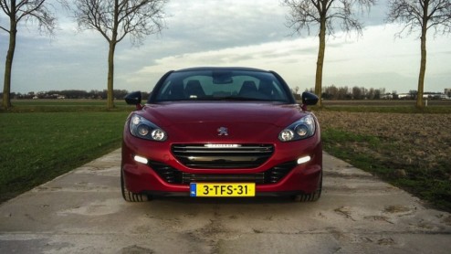 Test Peugeot RCZ R met 1.6 THP 270 pk turbomotor. Een sportieve wildebras met fraaie lijnen en een prachtig interieur. Het smakelijke alternatief voor de Peugeot 308 R, die nog moet komen.