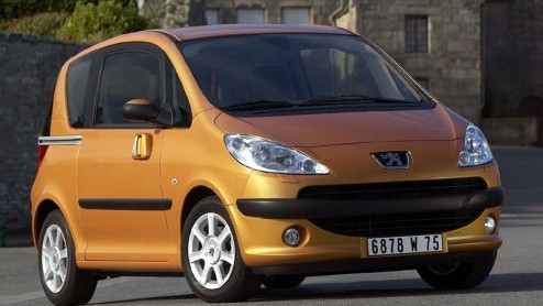 Peugeot heeft besloten om de basis 1007 goedkoper te maken voor het publiek. Een verstandige keuze lijkt ons.