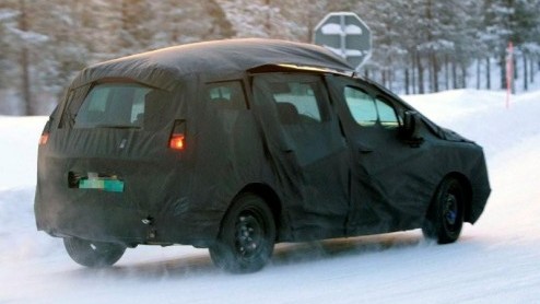 Teleurgesteld dat de recent voorgestelde Peugeot 3008 geen zevenzitter is? Geen nood, met een beetje geduld staat er ook een versie met langere wielbasis in de showroom, waardoor er wel zeven personen