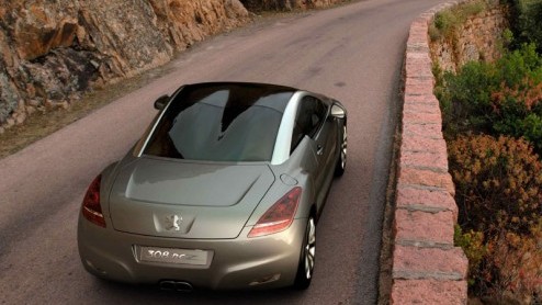 De 308 reeks van Peugeot heeft zometeen de zware taak om de enorm populaire 307 reeks te doen vergeten. Peugeot heeft daarom besloten dat er weer heel wat varianten van de 308 op de markt zullen komen