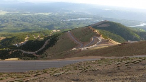 Pikes Peak 2014: larger, greater and bigger. De Hillclimb van Goodwood Festival of Speed is er niets bij.
