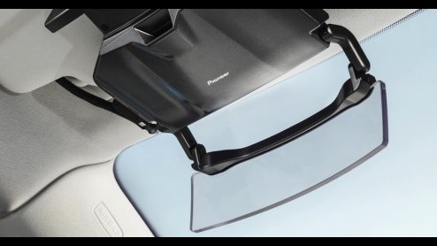 Op het Salon van Brussel liepen we een head-up display tegen het lijf van Pioneer, de NavGate HUD.