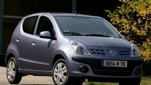 Bij Nissan staat de nieuwsmachine ook niet stil. Het merk heeft de Note opgefrist en introduceert daarnaast een nieuwe compacte vijfdeurs, die volgend jaar zomer op de markt verschijnt. In Parijs zijn
