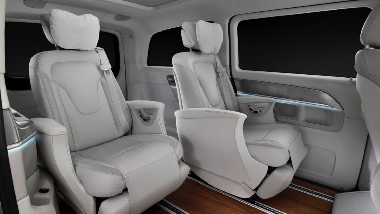 Mercedes-Benz Concept V-ision e is een V-Klasse met plug-in hybridetechniek van de C350e.