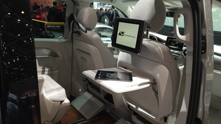 Mercedes-Benz Concept V-ision e is een V-Klasse met plug-in hybridetechniek van de C350e.
