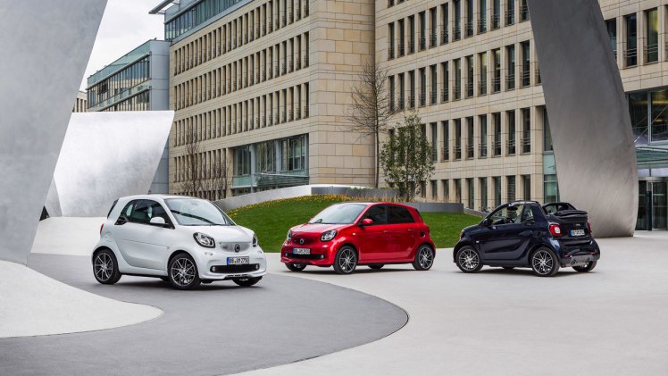 Prijzen, specificaties, uitvoeringen en rijtest van de smart BRABUS modellen de nieuwe fortwo BRABUS en forfour BRABUS met 109 pk sterke turbomotor.