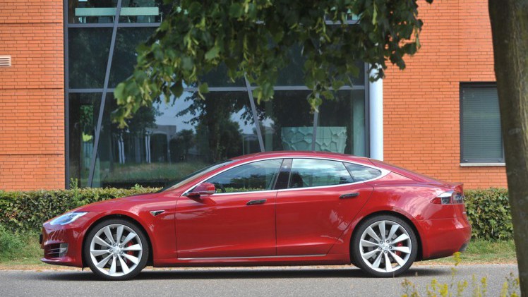 NewMotion presenteert de top 10 van (semi)elektrische auto's in Europa.