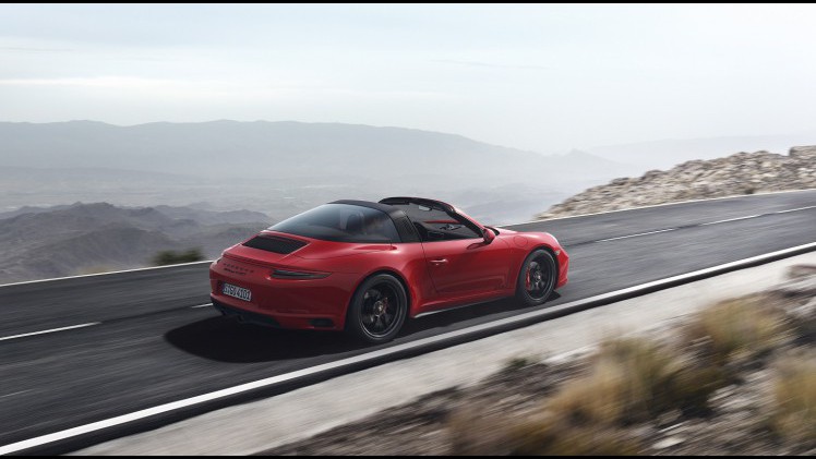 Porsche heeft ook de GTS-modellen vernieuwd. Er is keuze uit vijf modellen, voor ieder wat wils. Vanaf maart staan ze bij de dealers, maar ze zijn nu alvast te bestellen.